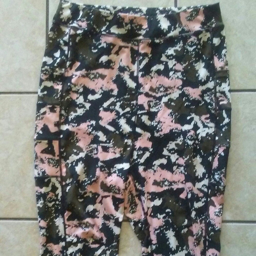 Popfit capri leggings with pockets